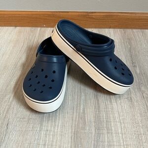 Platform Crocs